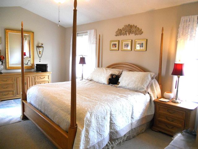 10690 Oxbow Heights Drive, White Lake, MI 48386
