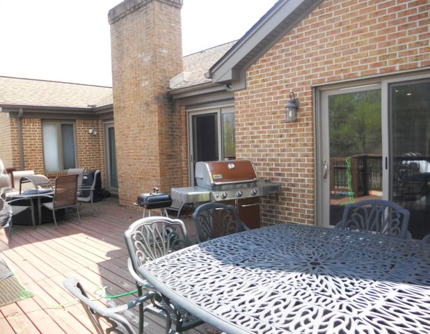 10690 Oxbow Heights Drive, White Lake, MI 48386