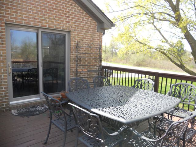 10690 Oxbow Heights Drive, White Lake, MI 48386