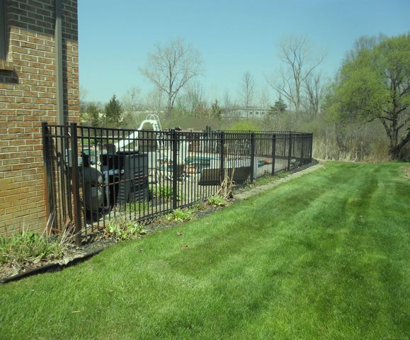 10690 Oxbow Heights Drive, White Lake, MI 48386