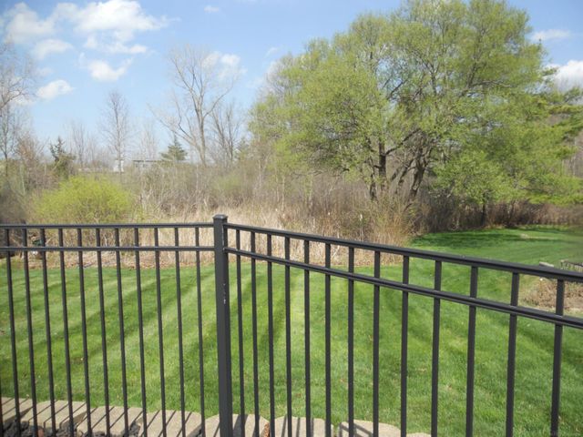 10690 Oxbow Heights Drive, White Lake, MI 48386