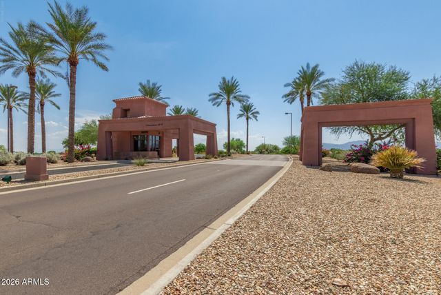 16492 W CHUPAROSA Lane, Surprise, AZ 85387