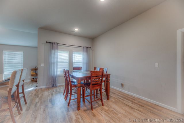 1422 E 149th Place S, Glenpool, OK 74008