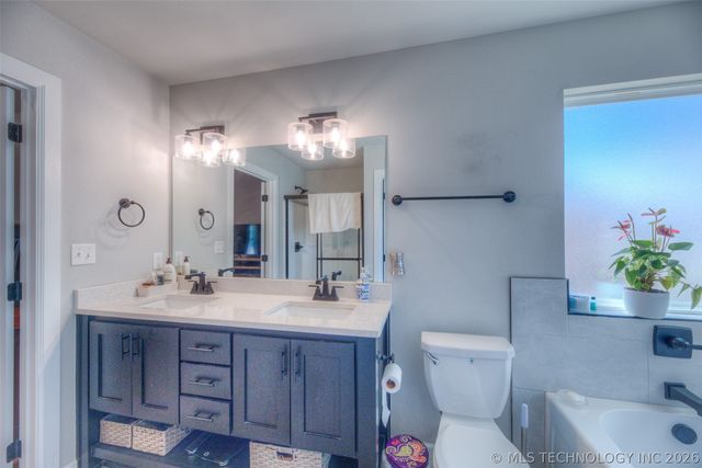 1422 E 149th Place S, Glenpool, OK 74008