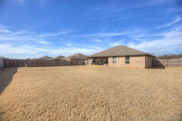 1422 E 149th Place S, Glenpool, OK 74008