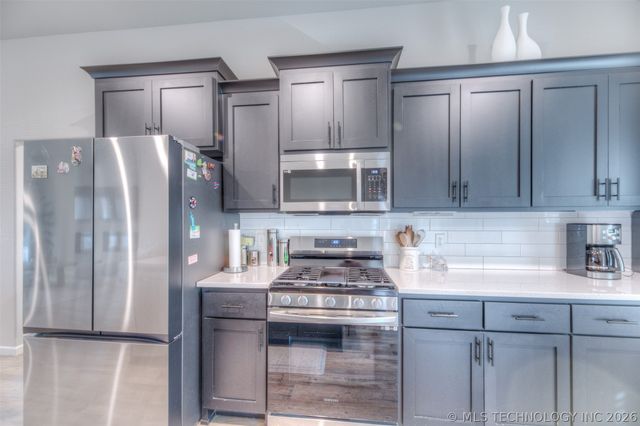 1422 E 149th Place S, Glenpool, OK 74008