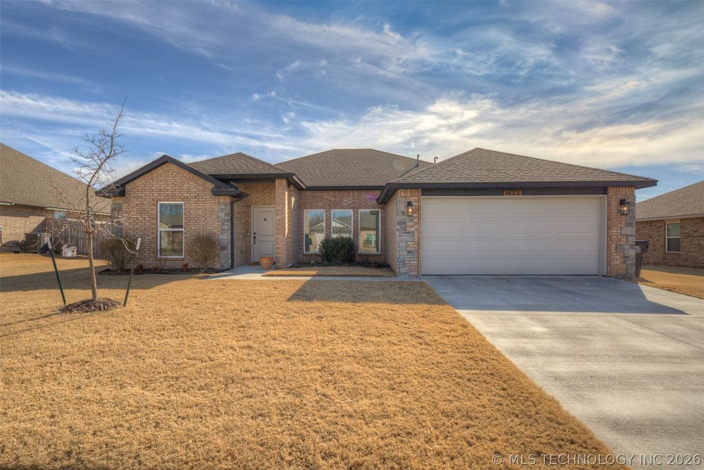 1422 E 149th Place S, Glenpool, OK 74008