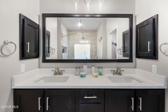 621 La Entrada Circle, Santa Teresa, NM 88008