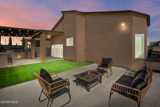 621 La Entrada Circle, Santa Teresa, NM 88008