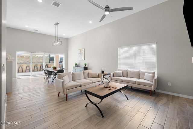 621 La Entrada Circle, Santa Teresa, NM 88008