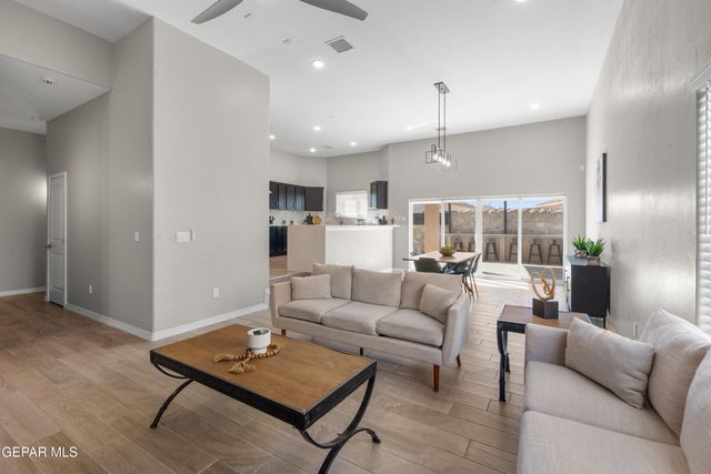 621 La Entrada Circle, Santa Teresa, NM 88008