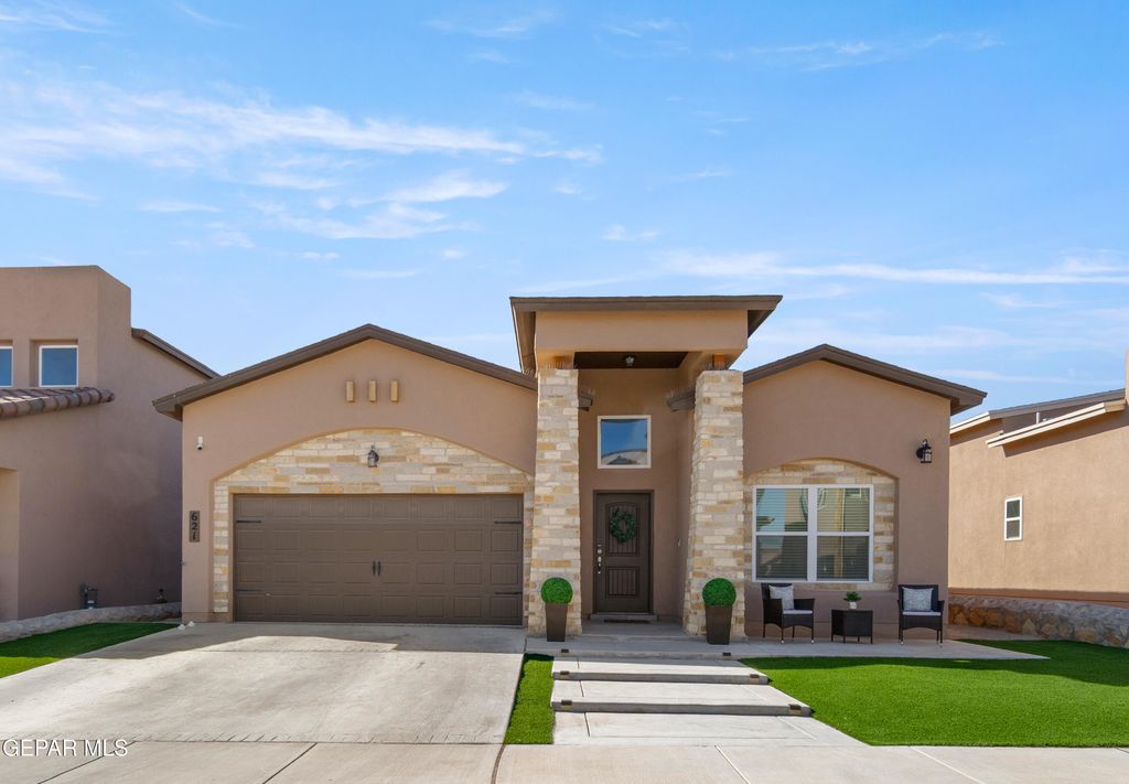 621 La Entrada Circle, Santa Teresa, NM 88008