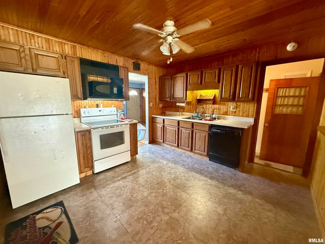 315 S JACKSON Street, Rushville, IL 62681