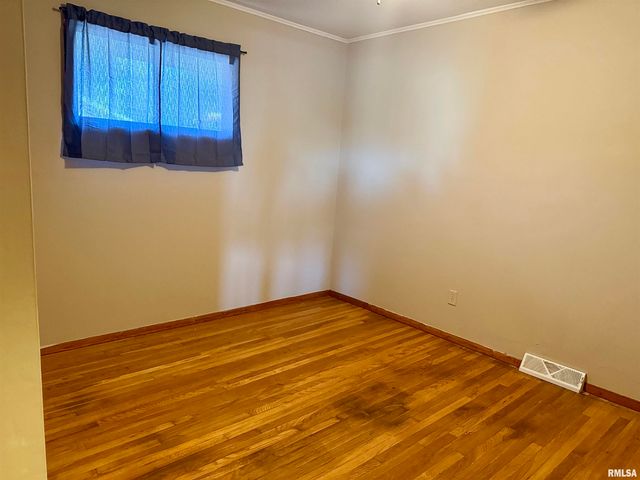 315 S JACKSON Street, Rushville, IL 62681