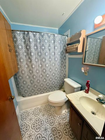 315 S JACKSON Street, Rushville, IL 62681