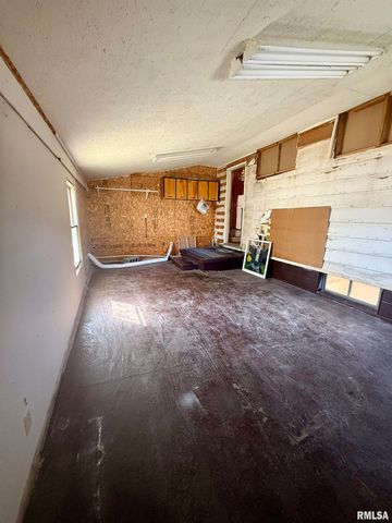 315 S JACKSON Street, Rushville, IL 62681