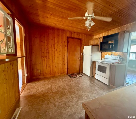 315 S JACKSON Street, Rushville, IL 62681