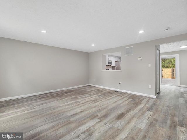 9410 CHIPPENHAM DR SW, Laurel, MD 20723
