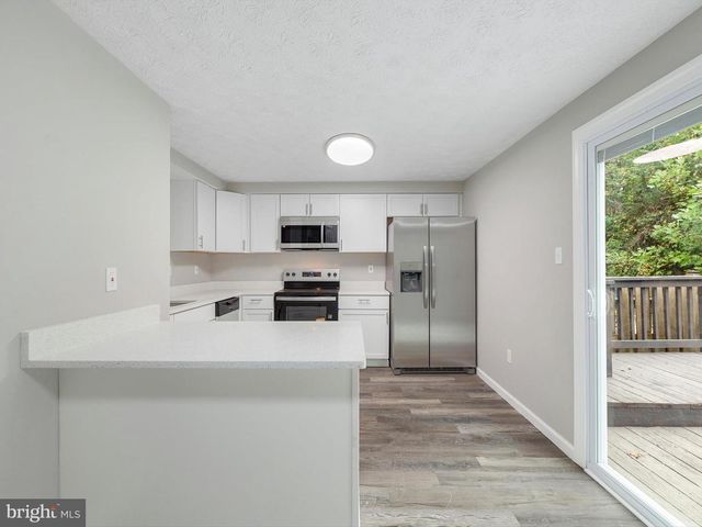 9410 CHIPPENHAM DR SW, Laurel, MD 20723