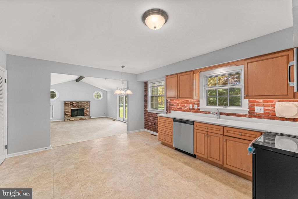869 LAUREL LN, HARLEYSVILLE, PA 19438 — photo 4