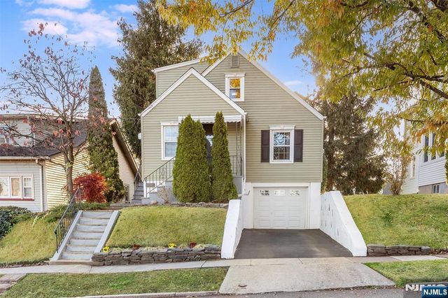 27 Gillespie Road, Bloomfield, NJ 07003