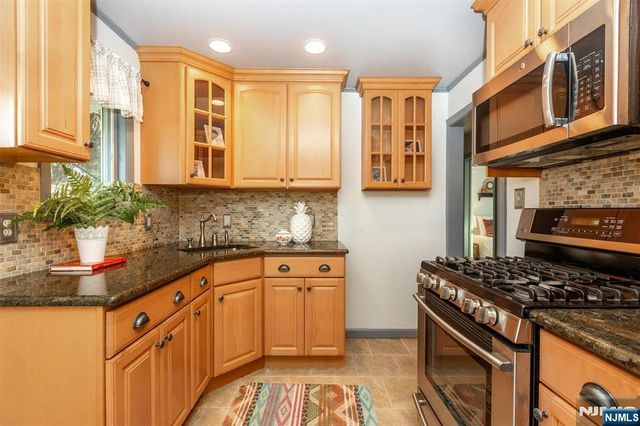 27 Gillespie Road, Bloomfield, NJ 07003