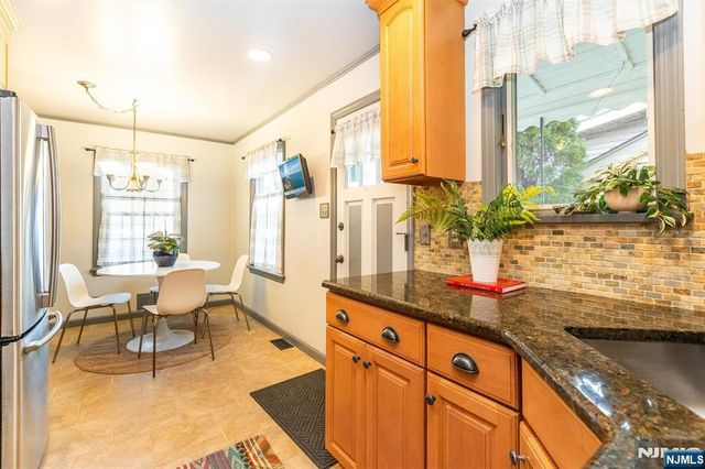 27 Gillespie Road, Bloomfield, NJ 07003