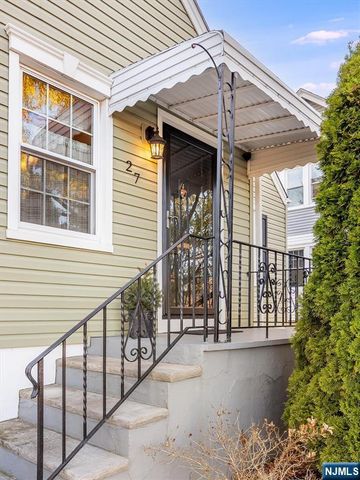 27 Gillespie Road, Bloomfield, NJ 07003