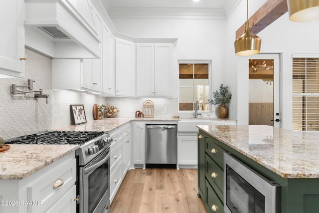 311 Buenos Aires Avenue, Youngsville, LA 70592