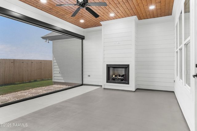 311 Buenos Aires Avenue, Youngsville, LA 70592