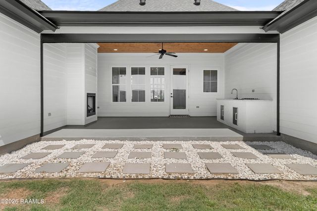 311 Buenos Aires Avenue, Youngsville, LA 70592