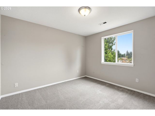 8513 Ne WEIDLER St, Portland, OR 97220