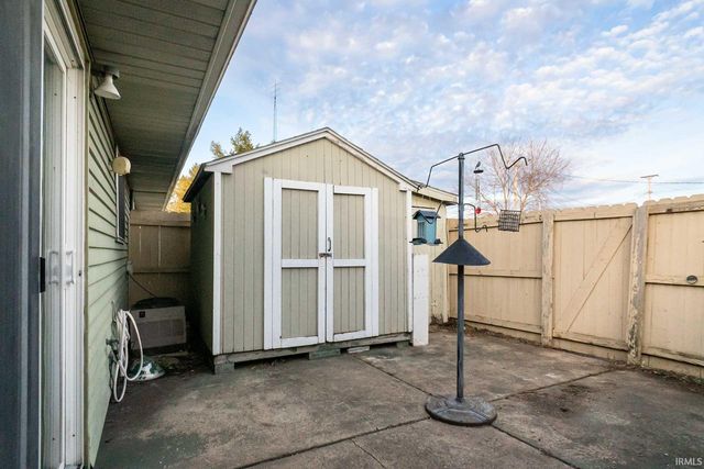 812 Berkley Circle, Mishawaka, IN 46544