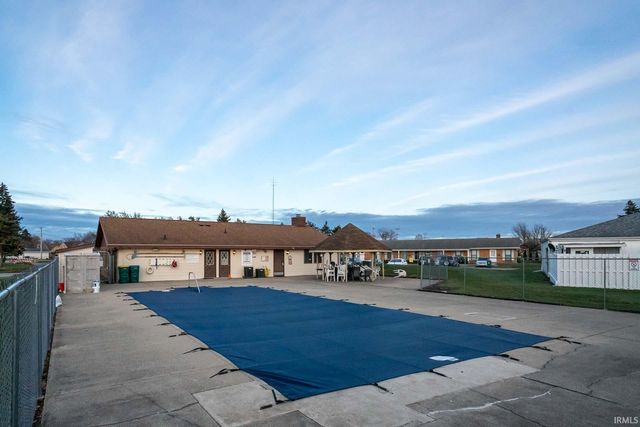 812 Berkley Circle, Mishawaka, IN 46544