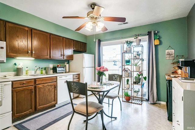 812 Berkley Circle, Mishawaka, IN 46544