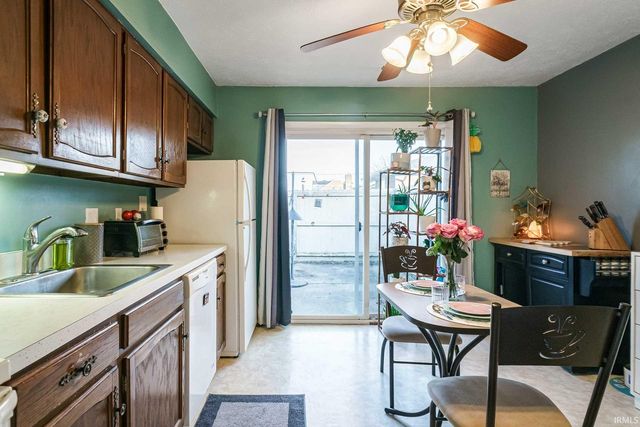 812 Berkley Circle, Mishawaka, IN 46544