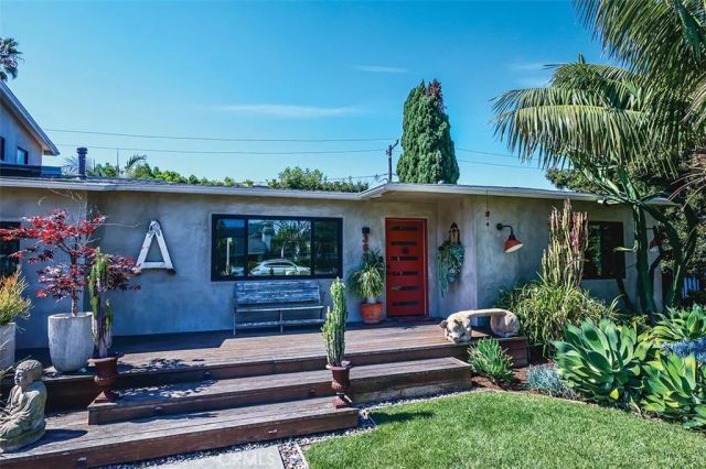 363 La Perle Lane, Costa Mesa, CA 92627
