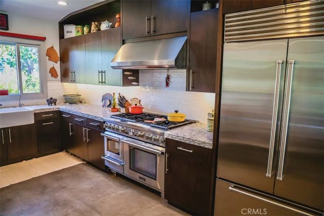 363 La Perle Lane, Costa Mesa, CA 92627