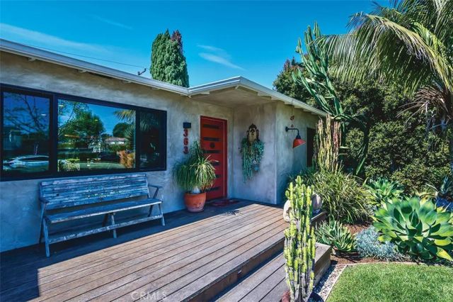 363 La Perle Lane, Costa Mesa, CA 92627
