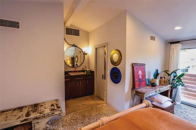 363 La Perle Lane, Costa Mesa, CA 92627