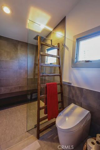 363 La Perle Lane, Costa Mesa, CA 92627