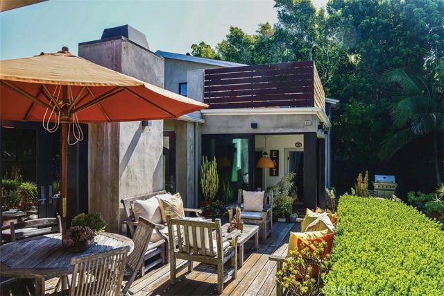 363 La Perle Lane, Costa Mesa, CA 92627