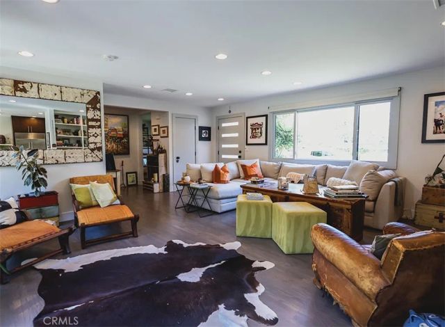 363 La Perle Lane, Costa Mesa, CA 92627