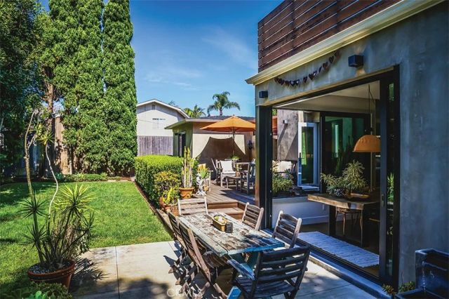 363 La Perle Lane, Costa Mesa, CA 92627