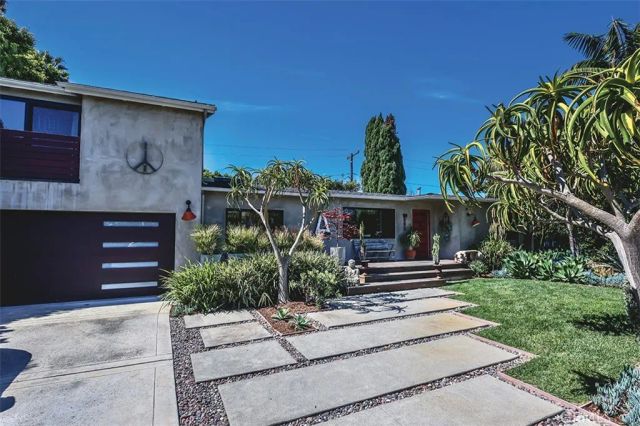 363 La Perle Lane, Costa Mesa, CA 92627