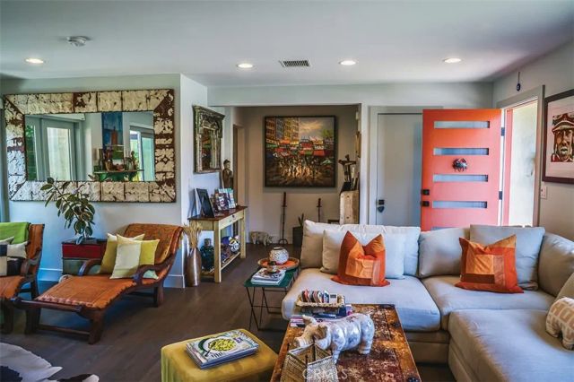 363 La Perle Lane, Costa Mesa, CA 92627