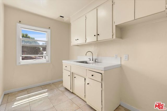 10600 S Inglewood Avenue, Inglewood, CA 90304