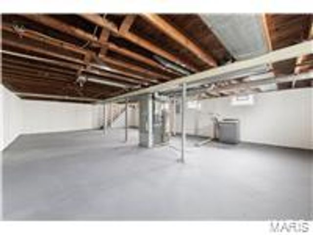 1729 Keelen Drive, St Louis, MO 63136