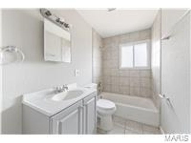 1729 Keelen Drive, St Louis, MO 63136