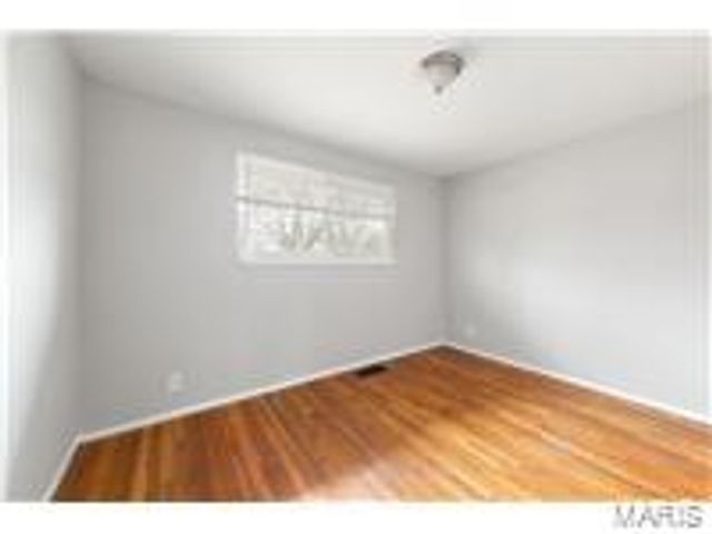 1729 Keelen Drive, St Louis, MO 63136